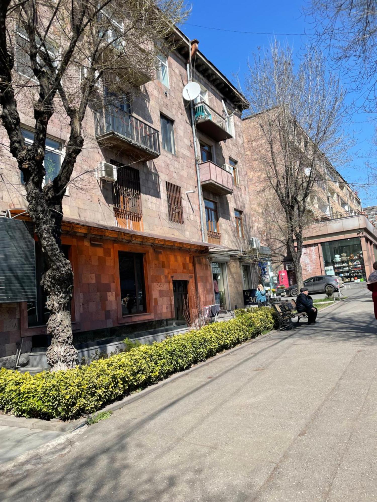 Komitas Apartement Ереван Екстериор снимка